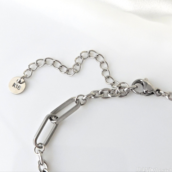 NEW 18K White Gold Silver Tone Chain Link Bracelet with Heart Charm - Picture 6 of 7